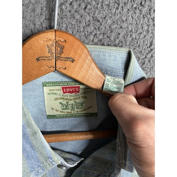 Vintage Levi's Striped Denim Shirt Long Sleeve Button Up Western Workwear Large - Picture 3 of 9